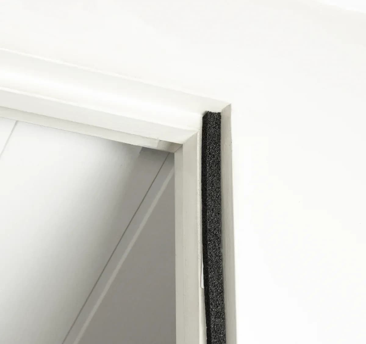 Jakie uszczelki do drzwi wejściowych wybrać, aby zaoszczędzić energię?