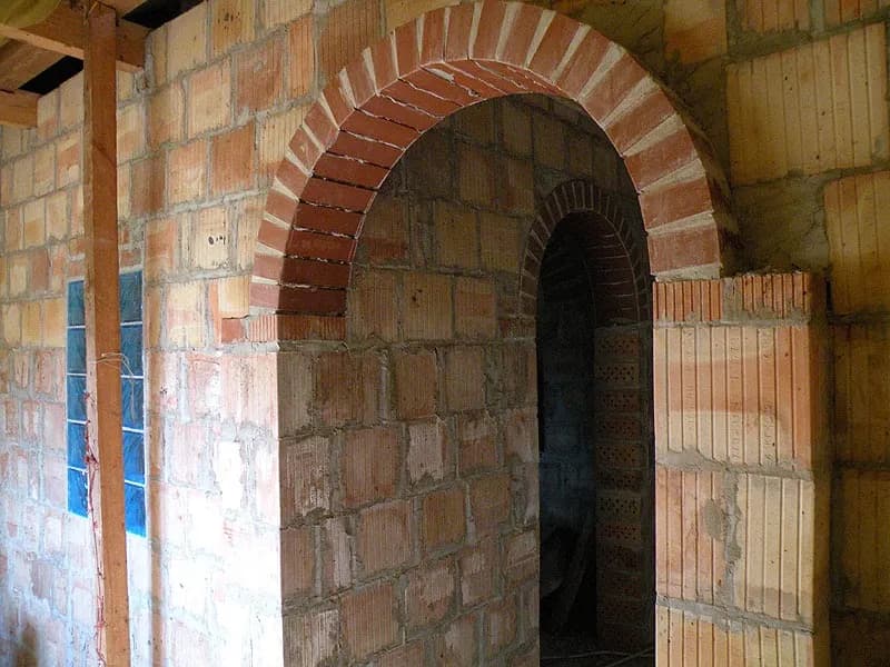 Jak zrobić łuk z cegły - łatwe kroki, aby uniknąć błędów w budowie