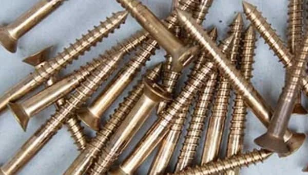 Jakie kołki do listwy do wieszania szafek kuchennych? Uniknij błędów w montażu