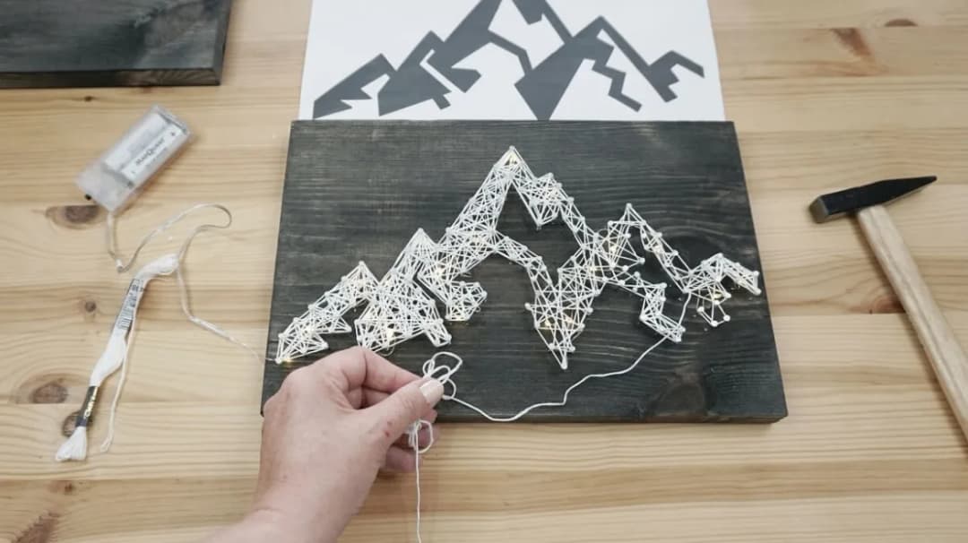 Jak zrobić obraz z gwoździ i nici - proste kroki dla każdego