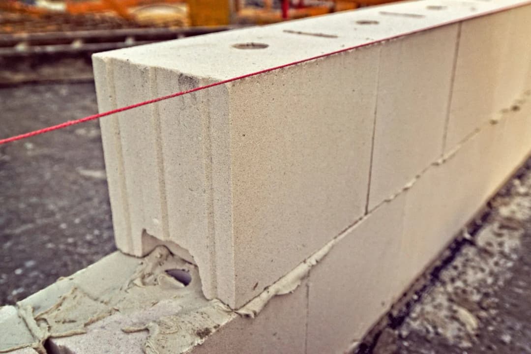 Ile cegieł na m2 muru? Oblicz dokładnie i uniknij kosztownych błędów