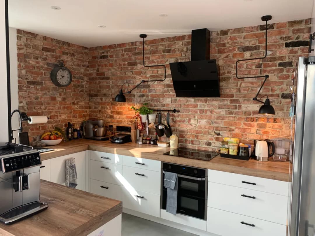 Najlepszy klej do starej cegły - uniknij problemów z montażem